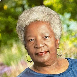 Meet your Posher, Julia